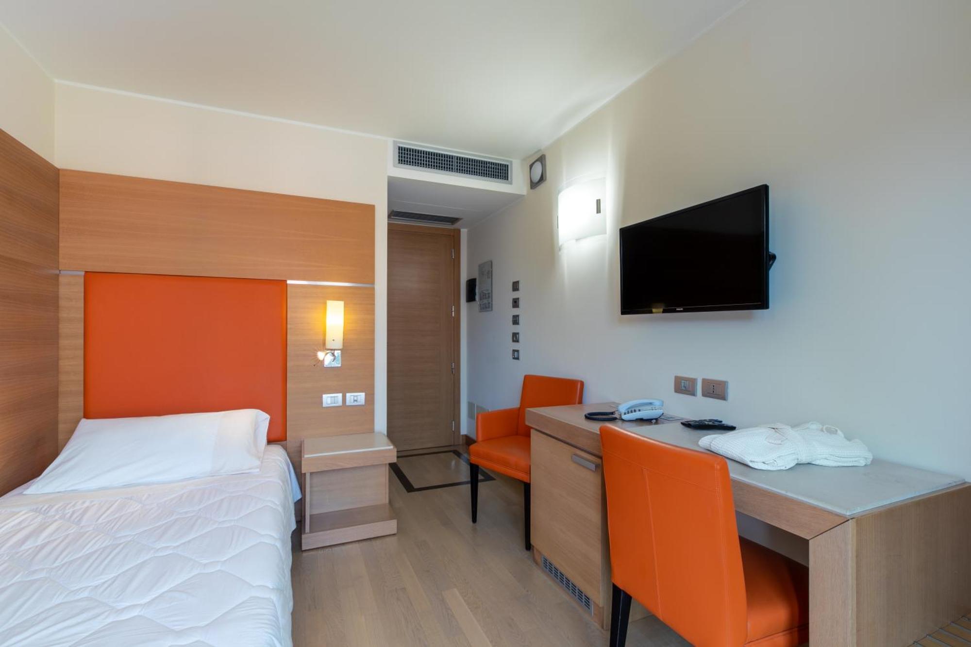Hotel Villa Doimo Lignano Sabbiadoro Buitenkant foto