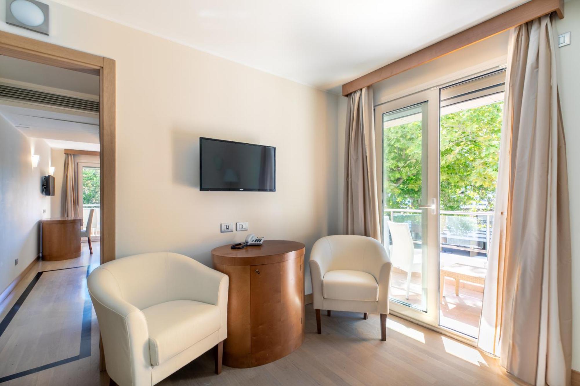 Hotel Villa Doimo Lignano Sabbiadoro Buitenkant foto