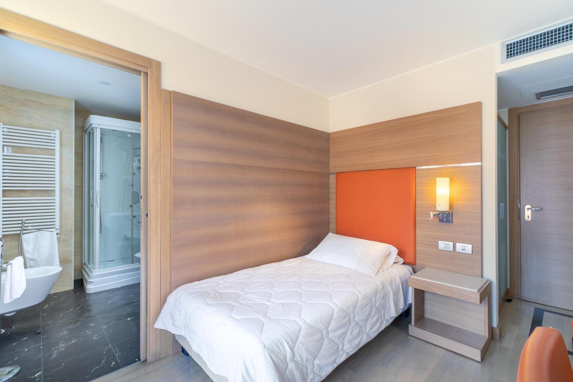 Hotel Villa Doimo Lignano Sabbiadoro Buitenkant foto