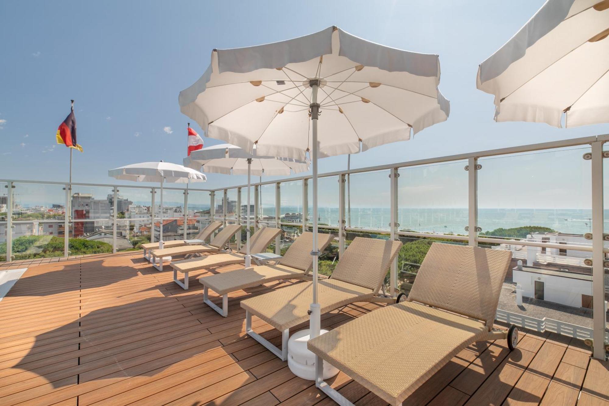 Hotel Villa Doimo Lignano Sabbiadoro Buitenkant foto