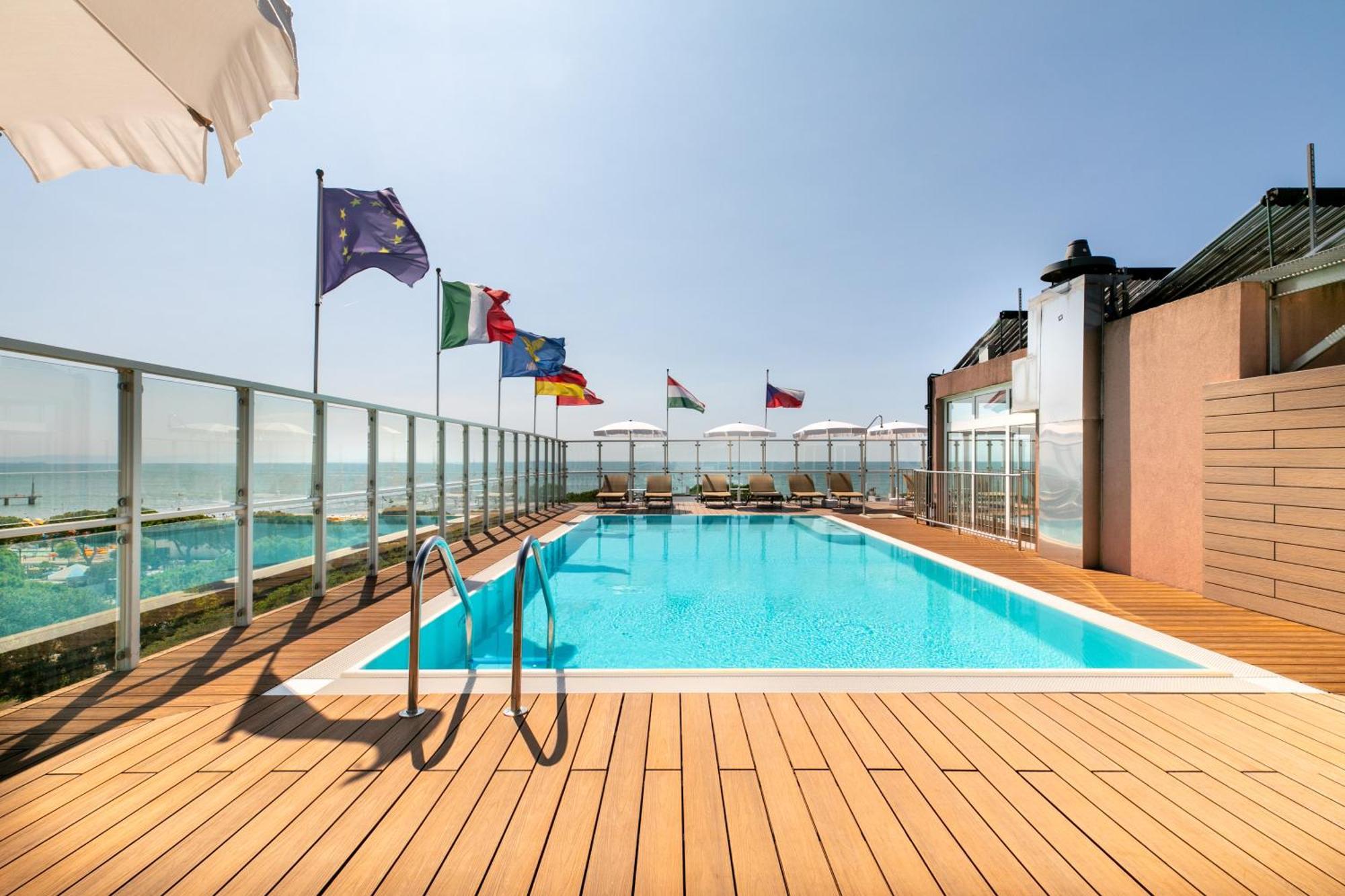 Hotel Villa Doimo Lignano Sabbiadoro Buitenkant foto
