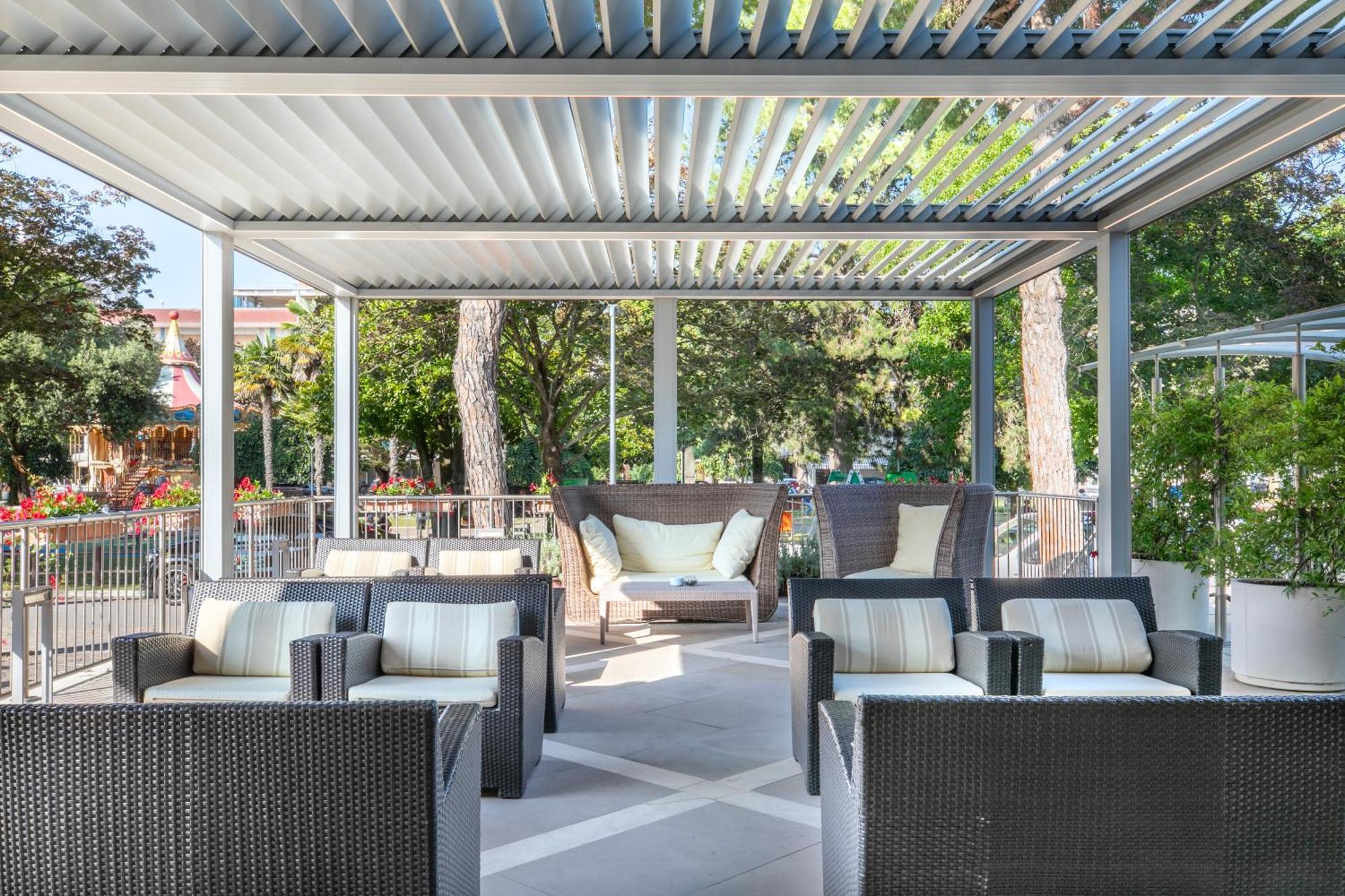 Hotel Villa Doimo Lignano Sabbiadoro Buitenkant foto