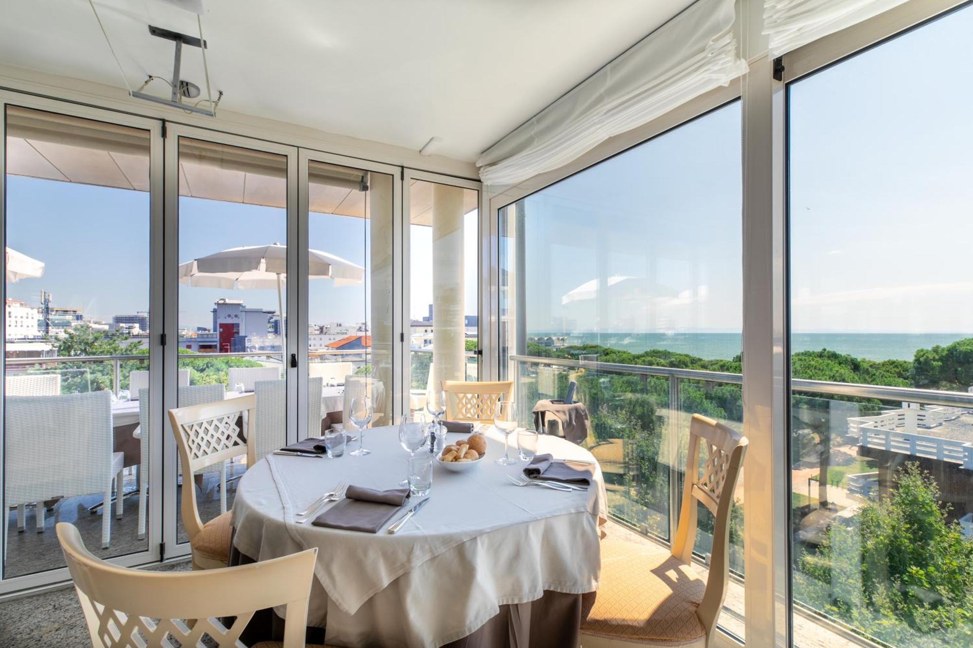 Hotel Villa Doimo Lignano Sabbiadoro Buitenkant foto